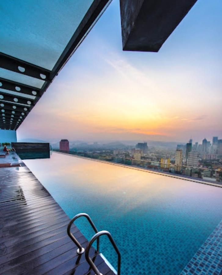 הוסטל קואלה לומפור Regalia Skypool Klcc מראה חיצוני תמונה